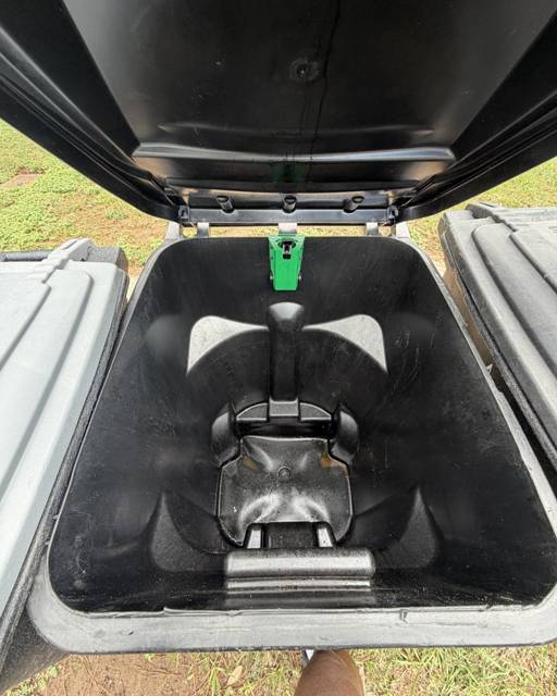 Clean bin