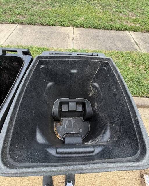 Clean bin